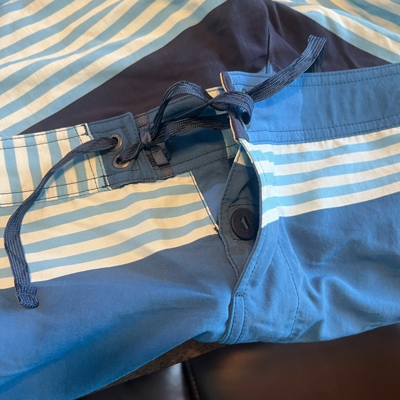 Patagonia Wavefarer Boardshorts Mens 40 Blue Surf Water Beach Stripes 8" Inseam - Picture 3 of 7